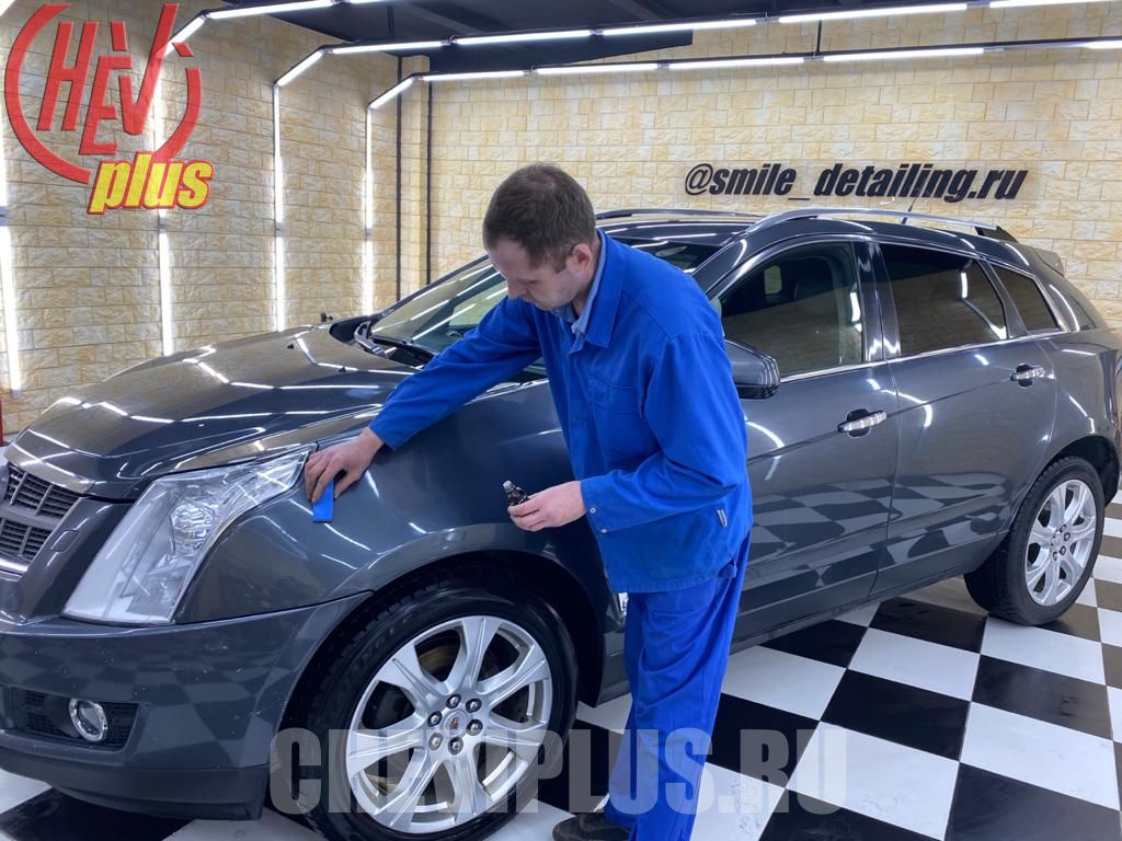 Нанесение жидкого стекла  Cadillac SRX — сеть техцентров ШЕВИ ПЛЮС в Москве и Санкт-Петербурге