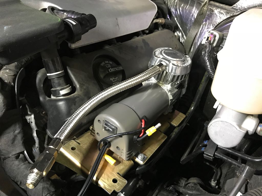 Установка встроенной системы подкачки колес Cadillac Escalade 5 (GMT T1XX)