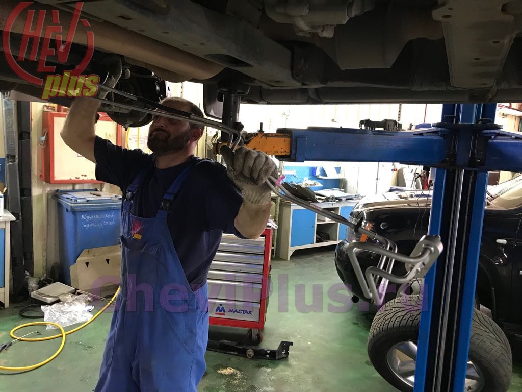Комплекс работ по замене трубок охлаждения АКПП на автомобиле Шевроле Тахо от компании Шеви плюс