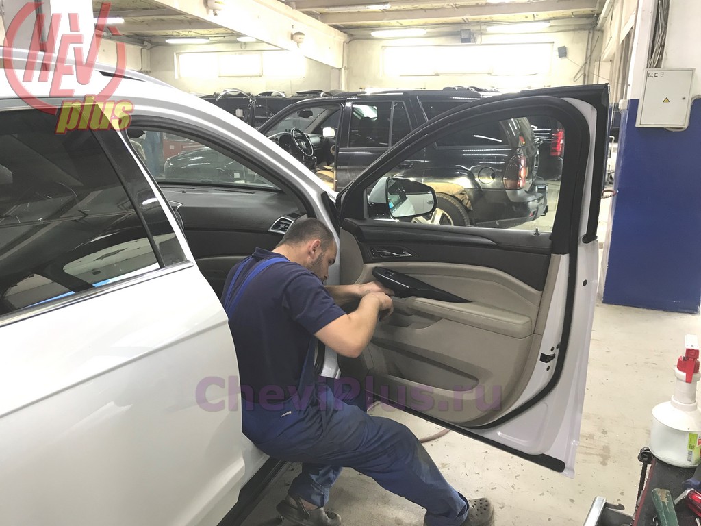 Комплекс работ по переборки двери на автомобилях Кадиллак SRX от компании Шеви Плюс