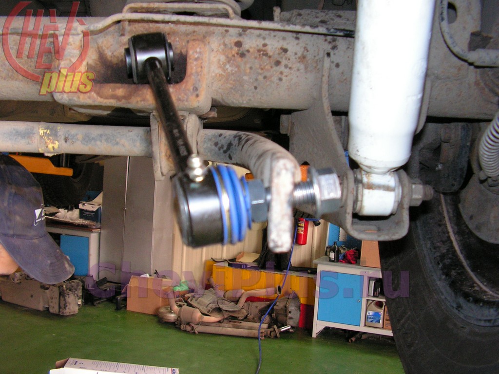 Комплекс работ по замене стоек заднего стабилизатора на Шевроле Тахо 840 в сети автосервисов Шеви Плюс