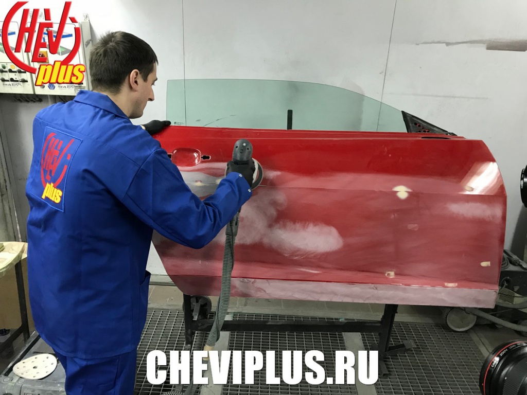 Комплекс работ по ремонту и покраске двери на автомобилях Шевроле Камаро от компании Шеви Плюс