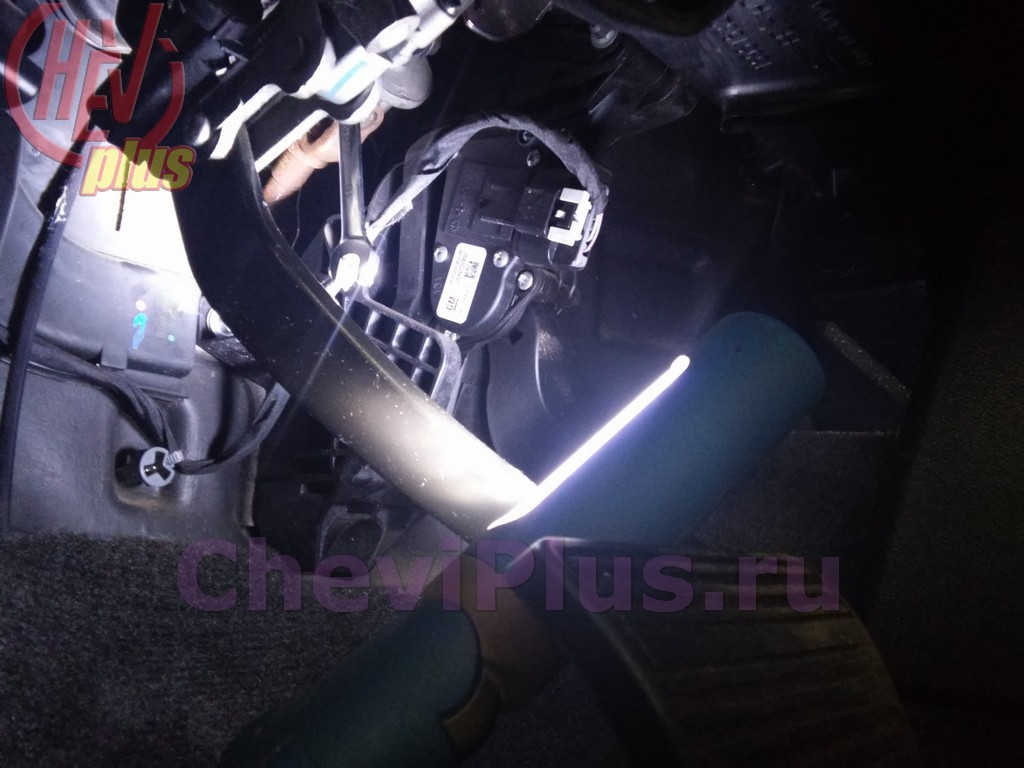 Комплекс работ по замене концевого выключателя педали тормоза на автомобилях Шевроле Тахо 900 от компании Шеви Плюс