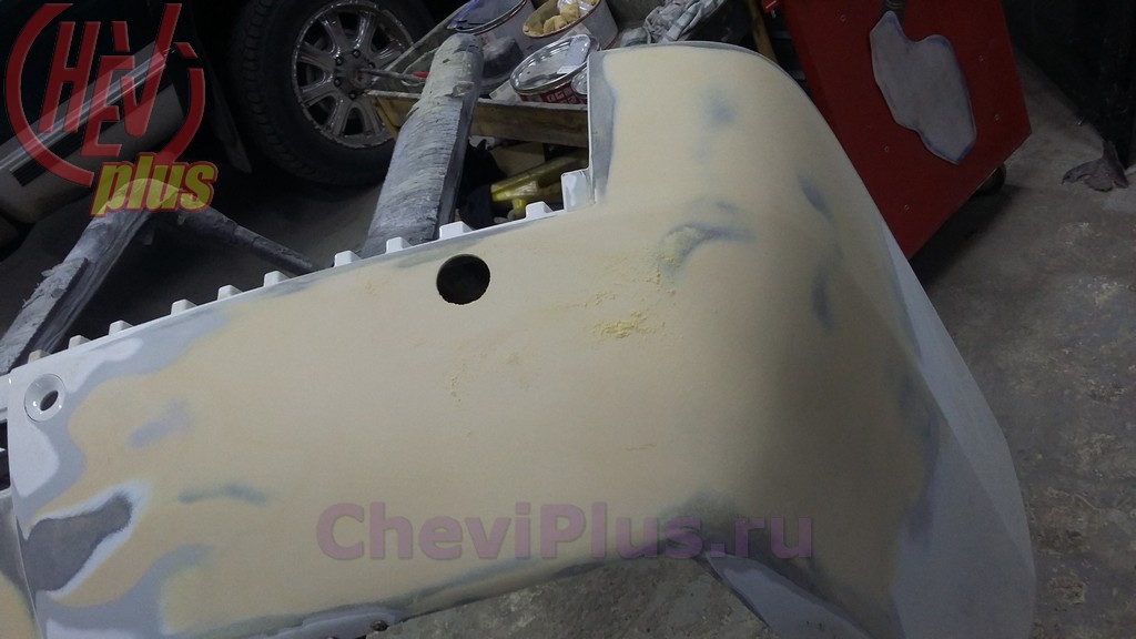Полный комплекс работ по ремонту и покраске задних бамперов на автомобилях GMC Yukon от компании Шеви Плюс