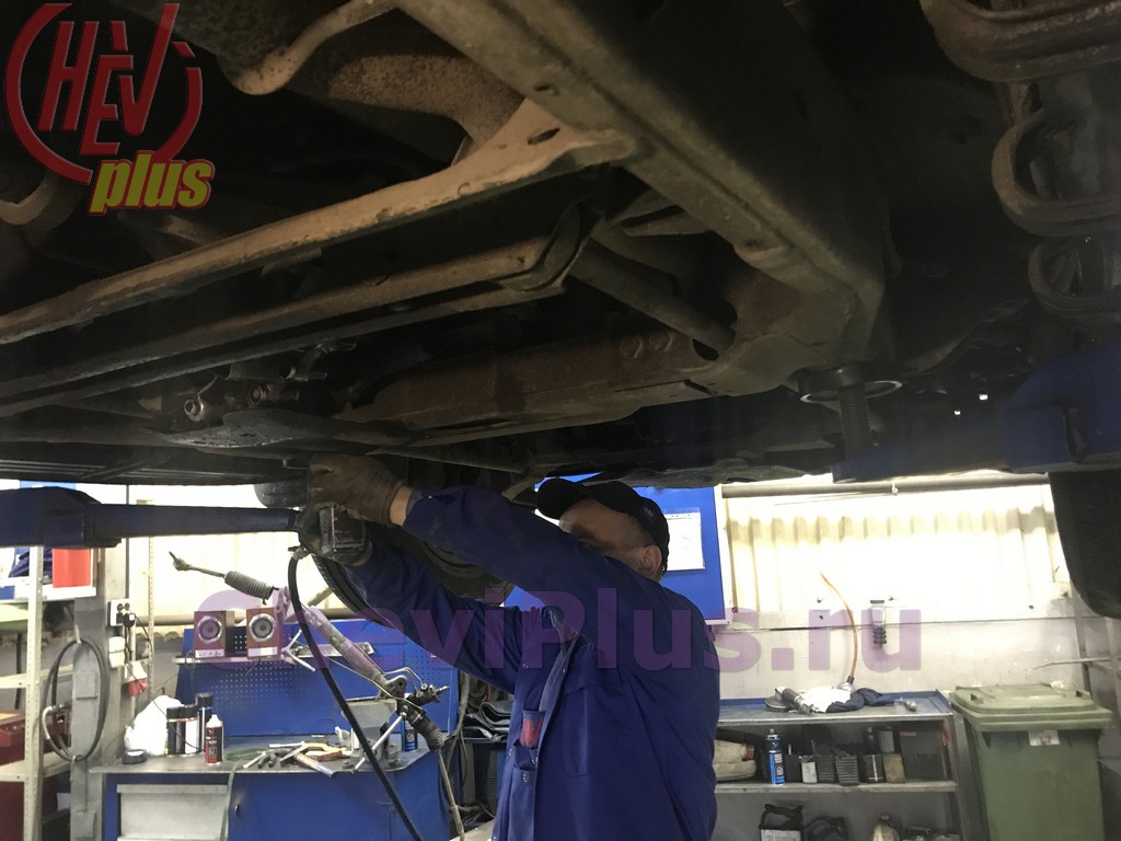 Комплекс работ по ремонту раздаточной коробки на Шевроле Тахо 840 в сети автосервисов Шеви Плюс