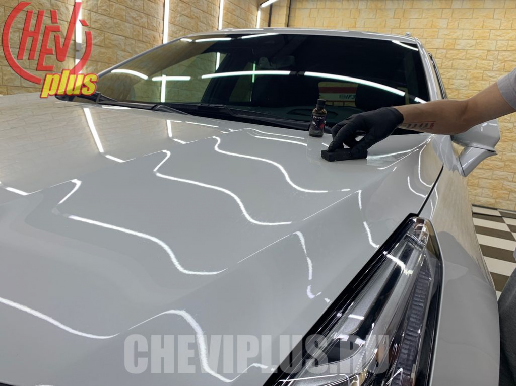 Нанесение жидкого стекла на Cadillac XT5 — сеть техцентров ШЕВИ ПЛЮС в Москве, Санкт-Петербурге и Краснодаре