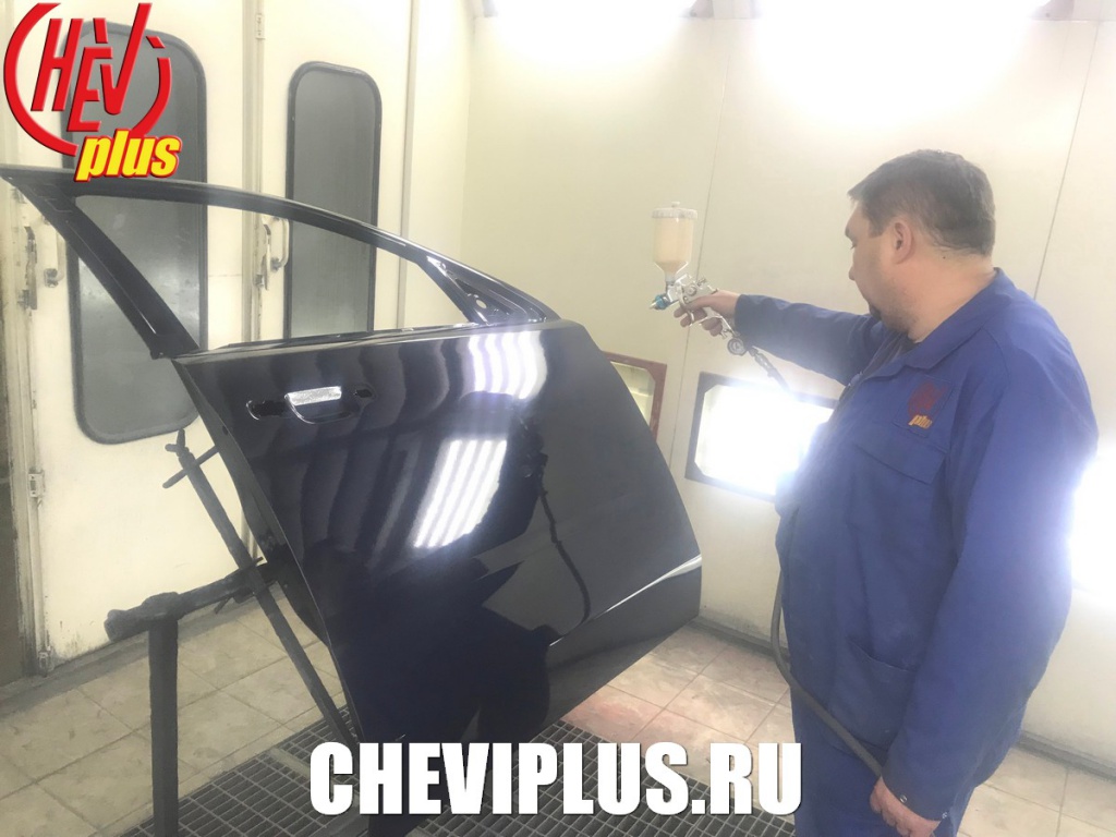 Комплекс работ по ремонту и покраске передней двери на Шевроле Тахо 4 от компании Шеви Плюс
