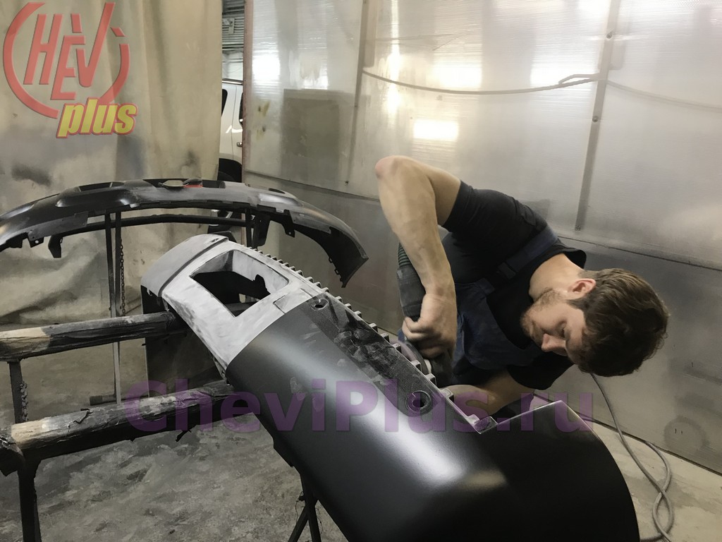 Комплекс работ по ремонту и покраске бампера на автомобиле Шевроле Тахо 900 от компании Шеви плюс