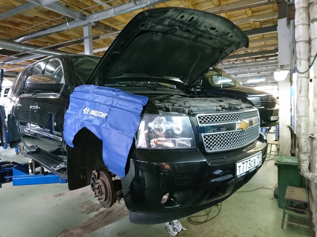 Обслуживание выдвижных порогов на Chevrolet Tahoe