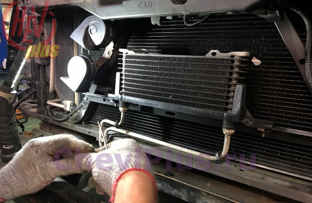 Комплекс работ по установке высокопроизводительного радиатора АКПП на Шевроле Тахо от компании Шеви Плюс