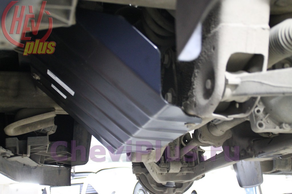 Комплекс работ по установке защиты двигателя на автомобиле Шевроле Тахо 900 от компании Шеви плюс