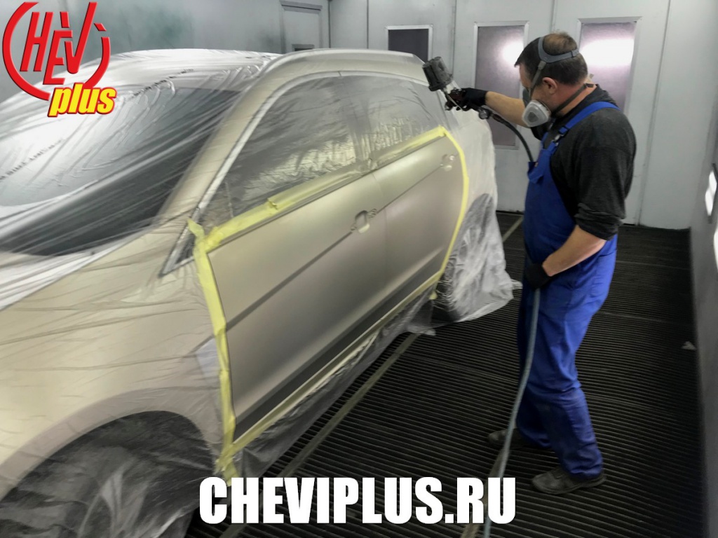 Комплекс работ по покраске передней двери на автомобилях Кадиллак SRX от компании Шеви Плюс