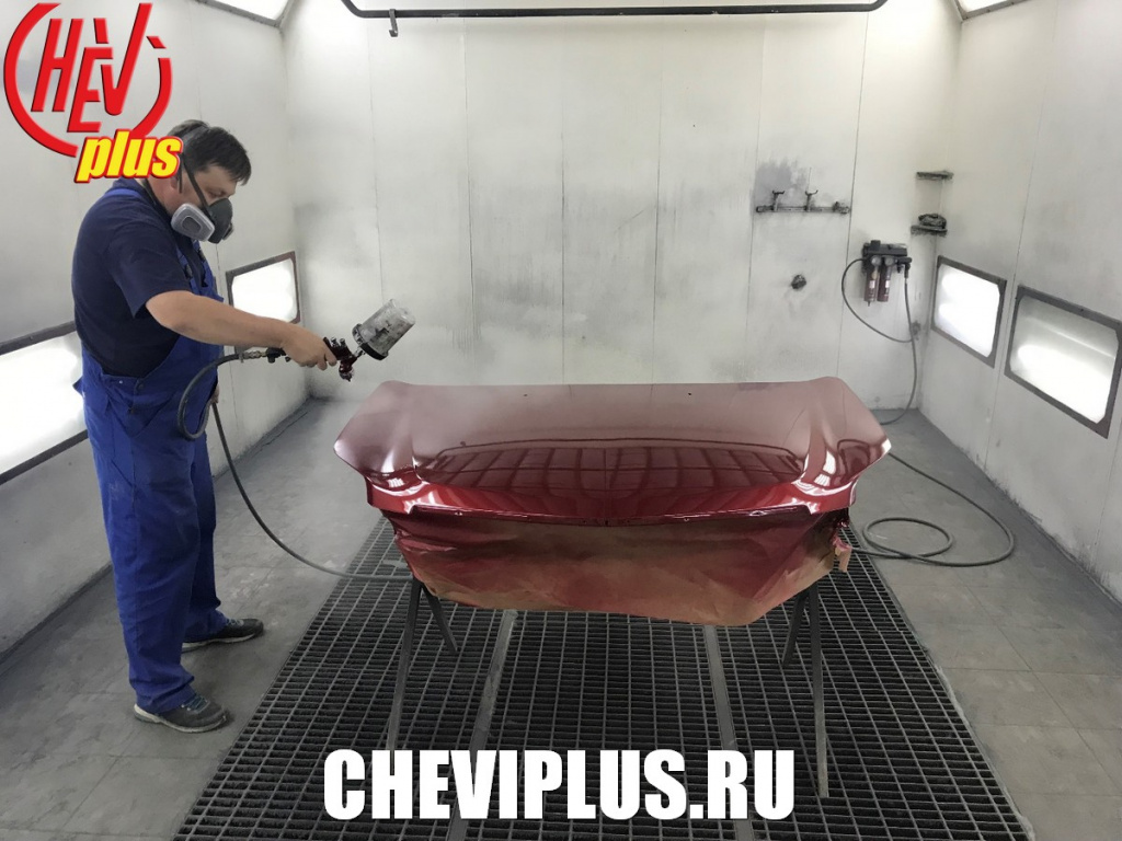 Специализированный сервис Шеви Плюс оказывает услуги по кузовному ремонту Cadillac SRX и восстановлению лакокрасочного покрытия в профессиональной окрасочной камере